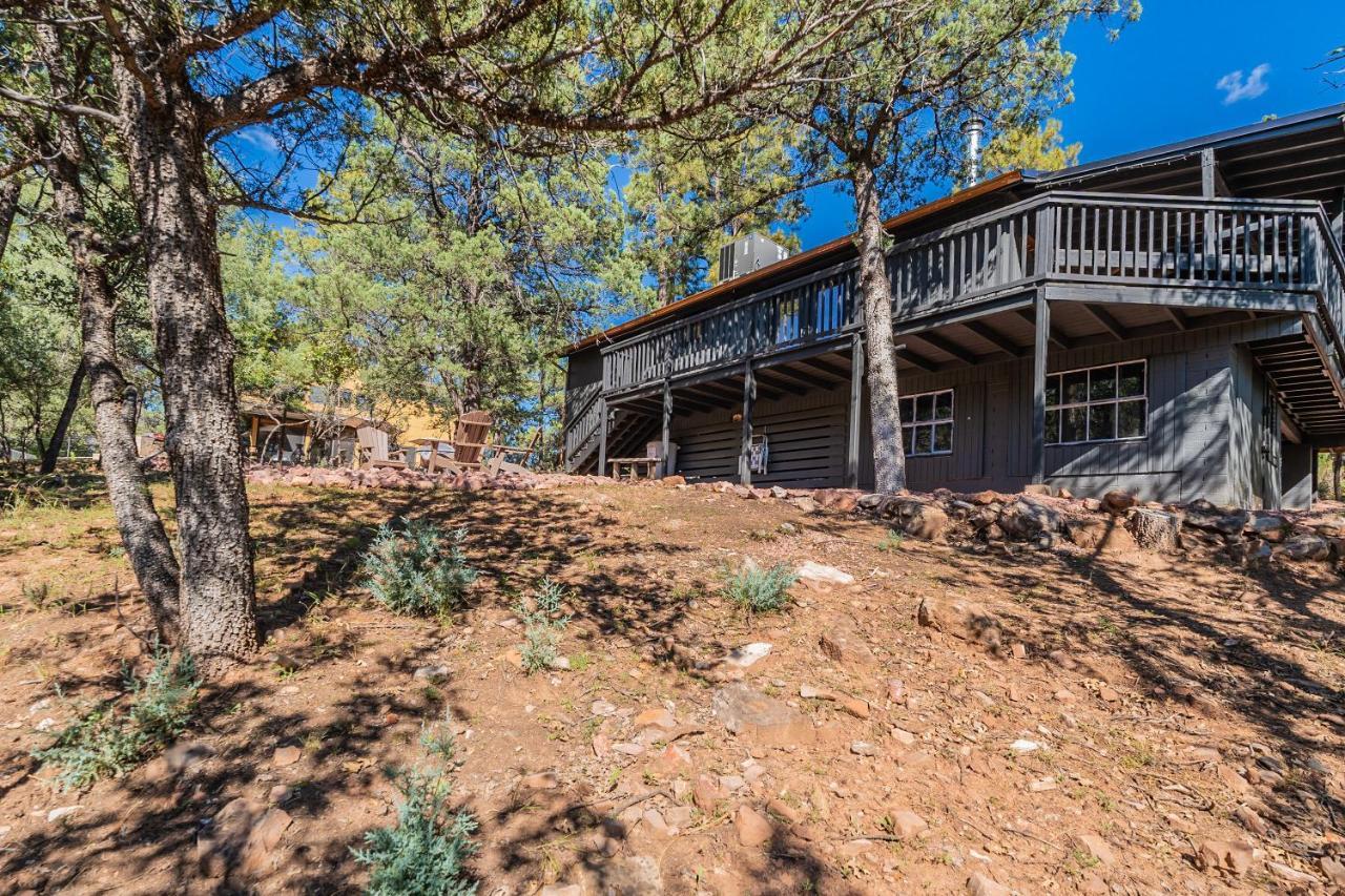 The Pine House - Cozy Mid-Century Modern, Pet-Friendly Villa Luaran gambar