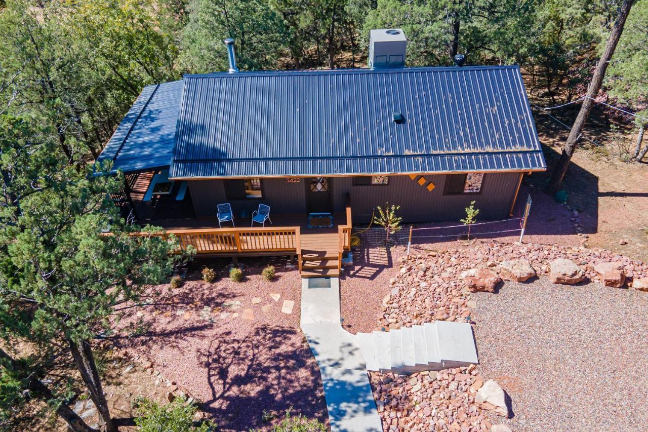 The Pine House - Cozy Mid-Century Modern, Pet-Friendly Villa Luaran gambar